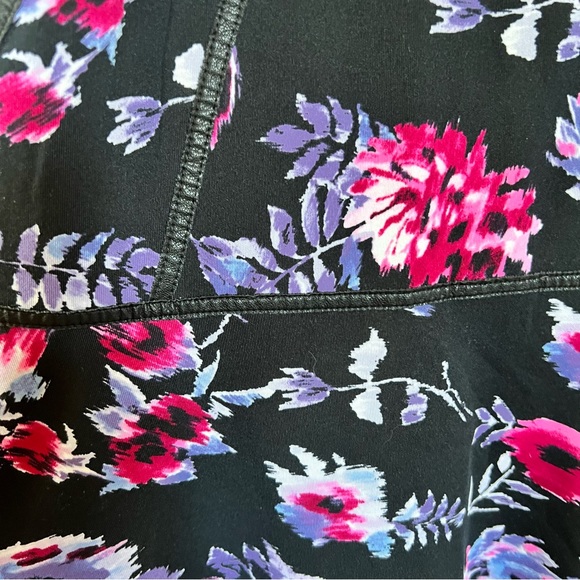 Donna Morgan Sangria Floral Dress - Picture 4 of 8